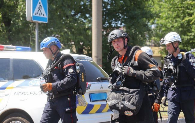 У Харкові пролунали десять вибухів: горить супермаркет, є постраждалі