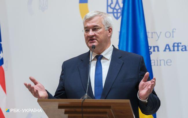 Україна відкриє нові консульства у двох сусідніх країнах