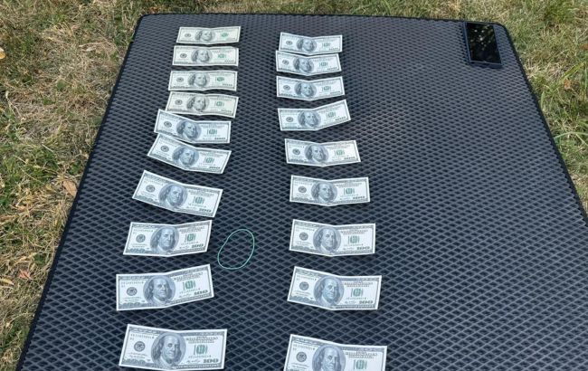 В Києві затримали проректора на хабарі в 2 тисячі доларів. Допомогав уникнути мобілізації