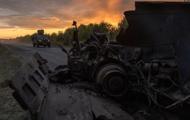 Десантники показали "дорогу смерті" у Курській області, усіяну знищеною технікою РФ