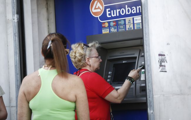 І знову шахрайство: що робити, якщо банкомат відрахував готівку, але не видав