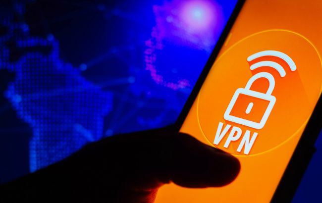 Як VPN допомагає захистити дані під час підключення до Wi-Fi у громадському місці