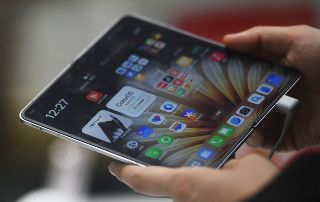 Oppo представила супертонкий складаний телефон у світі: чим здивує новинка