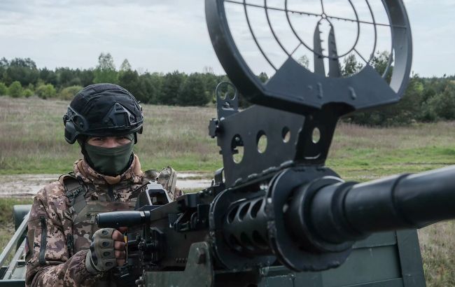 У Києві було чути вибухи на тлі атаки "Шахедів", в столиці й області працює ППО