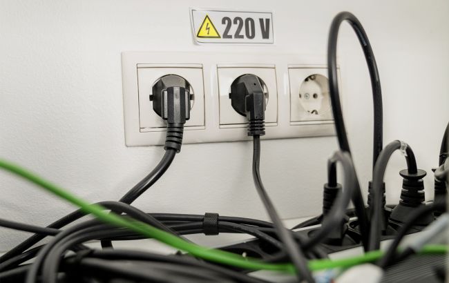 Більше не 220 В? Як в Україні змінили стандарт напруги та що це дасть споживачам
