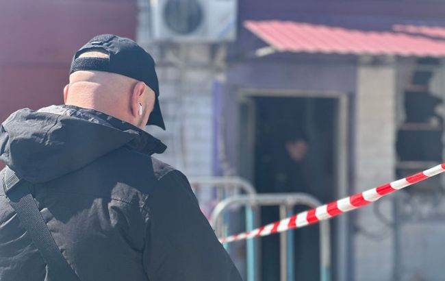 На одному з ринків Києва стався вибух: є загиблі (фото)