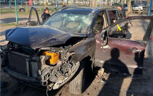 У Дніпрі вибухнуло авто: постраждав посадовець і його дружина