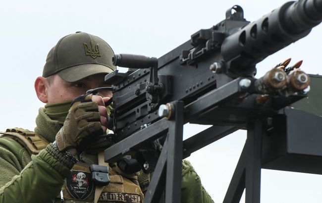У Києві збивають російські дрони, пролунали вибухи