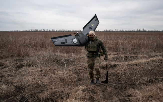 Українські дрони розбили російську техніку на Покровському напрямку (відео)
