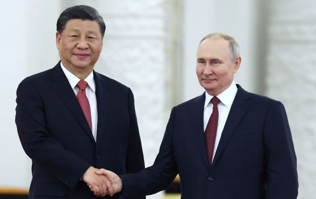 Путін готовий до мирних переговорів з Україною без попередніх умов, - глава МЗС Китаю