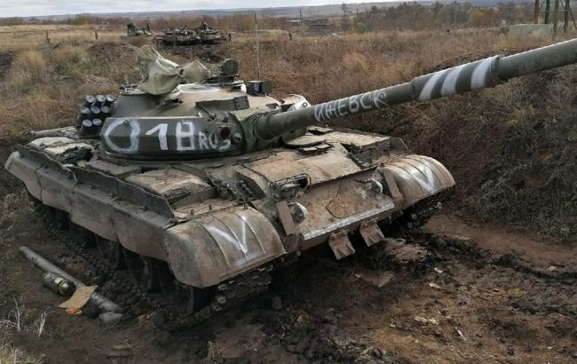 Росія кинула на фронт старі танки Т-62 через нестачу техніки, - ГУР