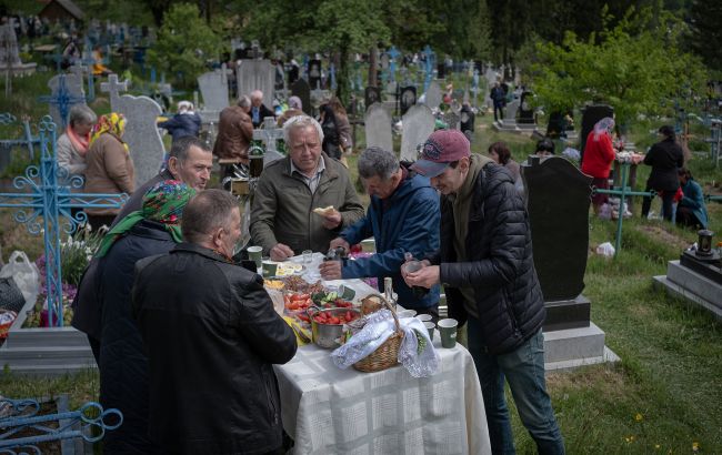 Троїцька поминальна субота: що категорично не можна робити сьогодні, важливі молитви