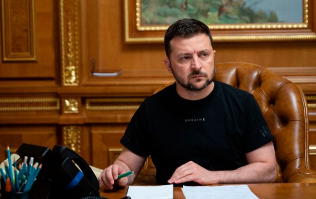 Україна приєдналася до санкцій ЄС: у списку причетний до удару по "Охматдиту" льотчик