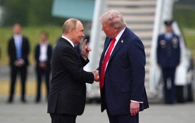 Трамп та Путін завершили перемовини у форматі "три на три"