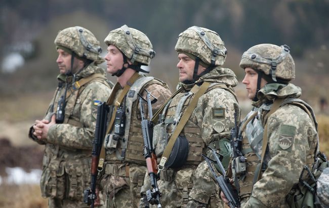 На Покровському напрямку за добу ворог 40 разів атакував позиції ЗСУ, - Генштаб