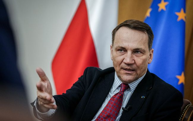 НАТО ще не ухвалювало рішень про збиття цілей РФ над Україною, - Сікорський