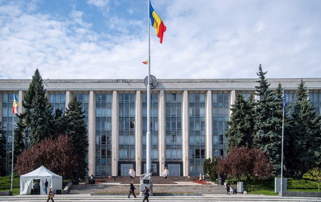 Перед виборами у Молдові запустили фейки про "війну за Україну"
