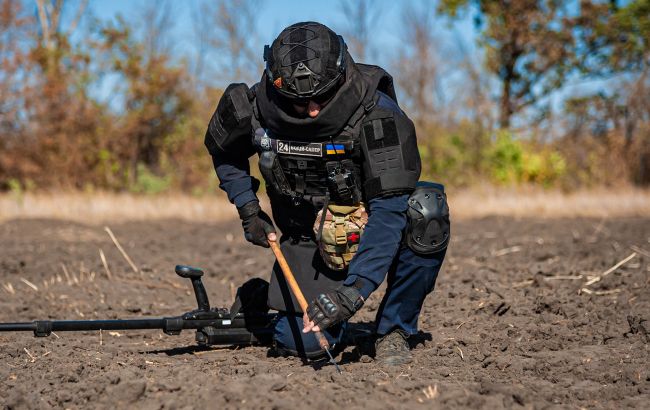 Розмінування Херсонщини триває: яку територію очистили від вибухівки
