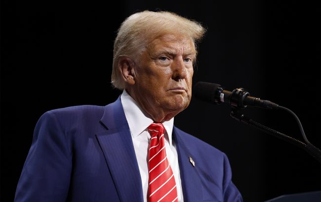 Трамп знову їде до Британії: королівська сім'я готує щось особливе для президента США