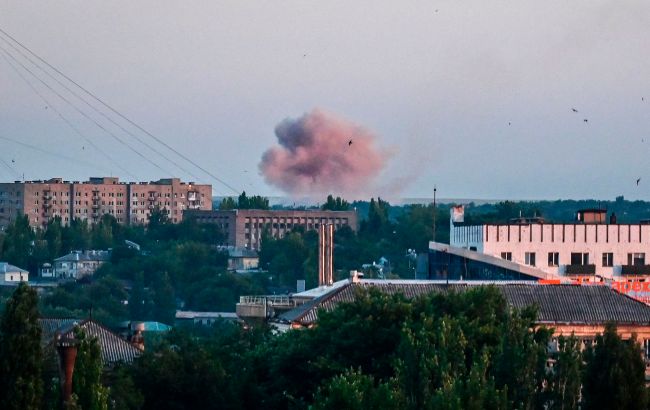 Дрони атакували окупований Донецьк: імовірно, вражений склад боєприпасів