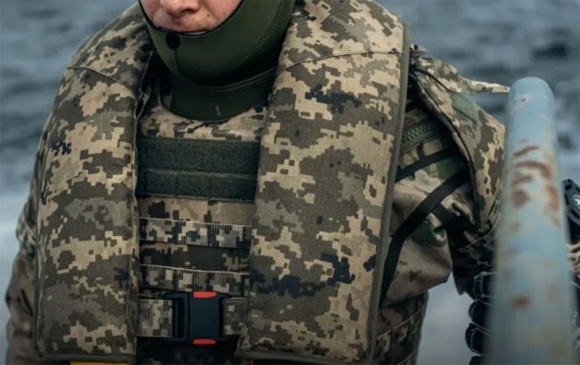Рятують на воді навіть зі зброєю: в Міноборони сказали, як "зміняться" бронежилети й для кого