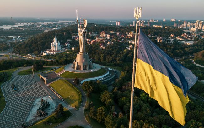 У Києві приспустили головний прапор України: у чому причина