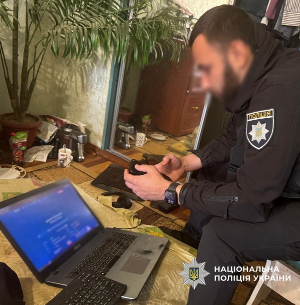 У Запоріжжі поліцейські викрили чоловіка, який обманом заволодів квадрокоптером військового