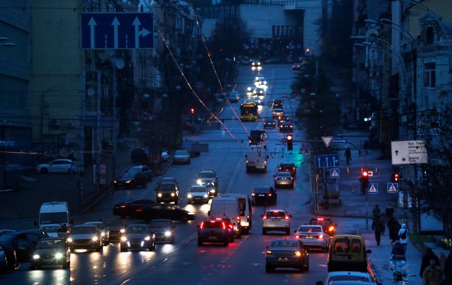 Ожеледиця спричинила до 20 ДТП на трасі Київ-Житомир: водіїв попередили про небезпеку