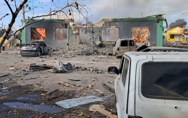 РФ вдарила КАБами по Дніпропетровщині: є загиблі, понівечені десятки магазинів і будівель