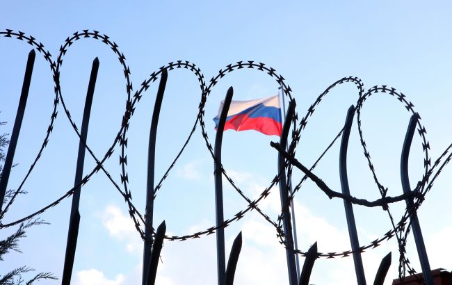 Санкції в дії: найбільший НПЗ Індії остаточно відмовився від нафти РФ