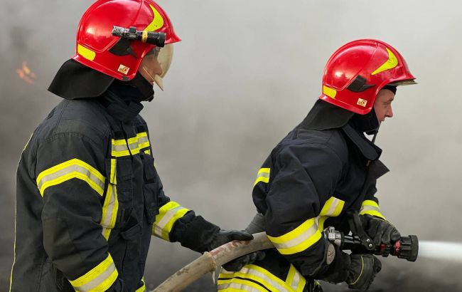 У Харкові лунають вибухи, місто під атакою дронів РФ: є влучання
