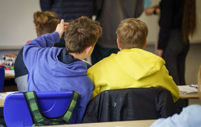Військово-патріотичний диктант на ТОТ: як РФ мілітаризує українських школярів