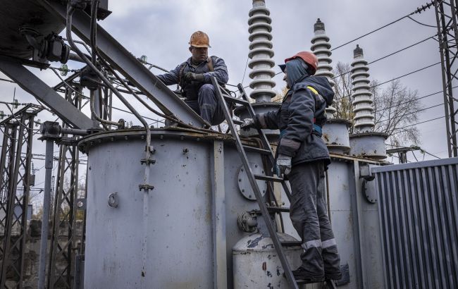 За тиждень ДТЕК повернув світло 800 тисячам родин після ворожих атак