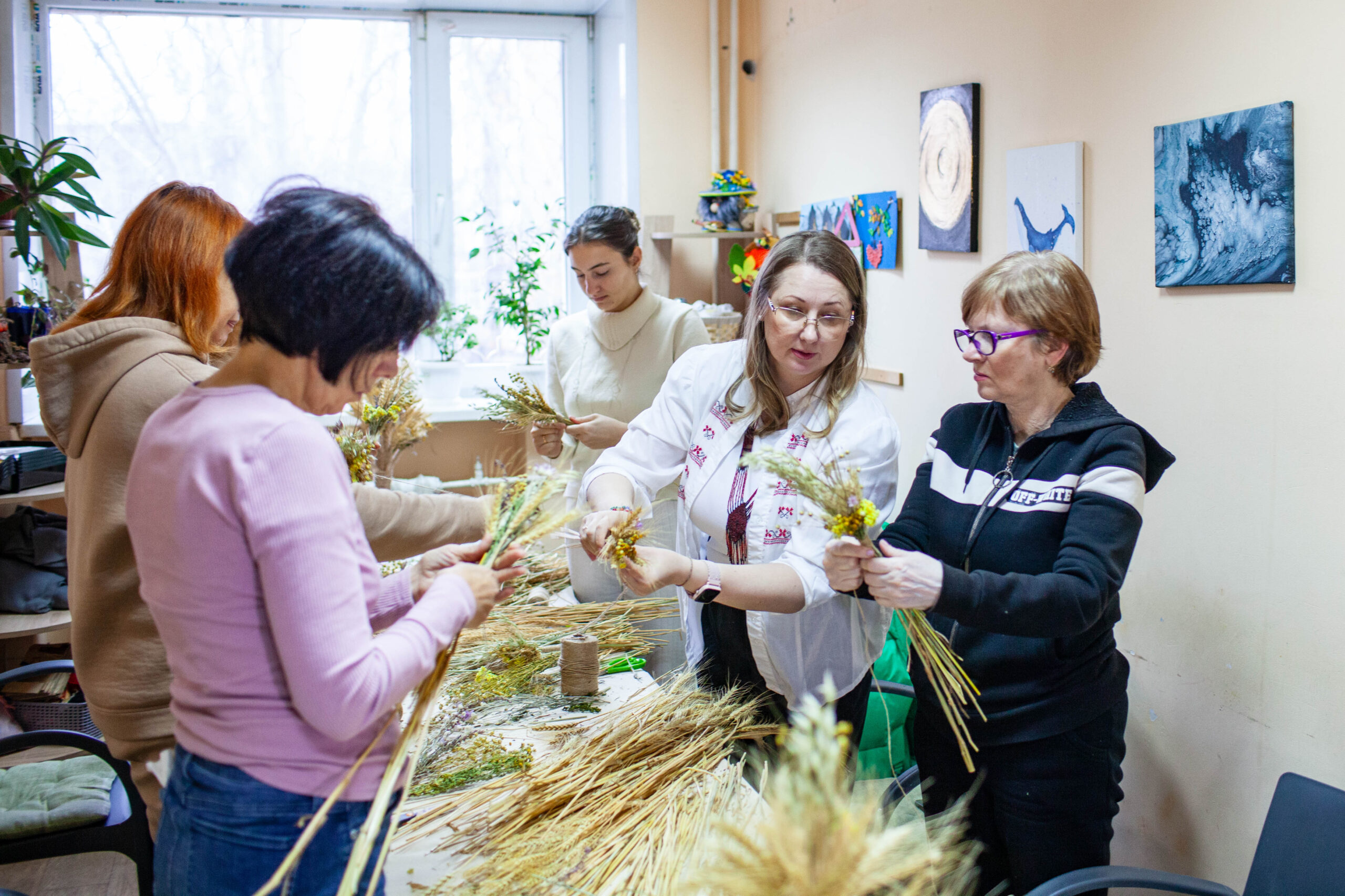 Сила традицій: в запорізькому «Опліч Хаб» проводять майстер-класи з етнотерапії
