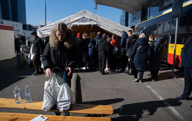 Чи мають біженці в ЄС платити податки в Україні: що кажуть у Податковій
