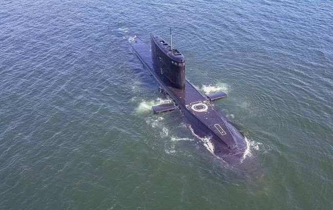 Дрони СБУ вперше в історії підірвали російський підводний човен (відео)