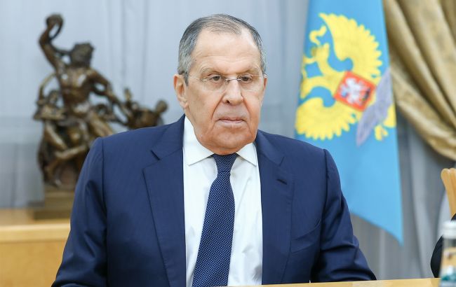 Лавров вимагає, щоб у президентських виборах брали участь українці з РФ