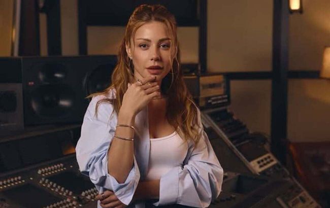 "Волоцюга соцмереж": Тіна Кароль не стримала емоцій через критику своїх відео