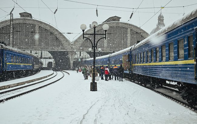 Аномальна погода затримує поїзди УЗ: які рейси відправляються сьогодні не за графіком