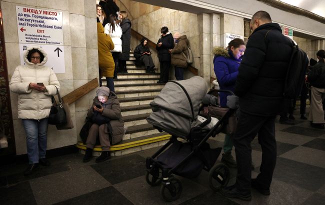 У Києві вдруге за ранок оголосили повітряну тривогу: у місті чути вибухи, працює ППО