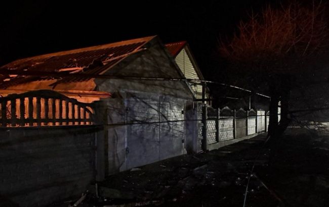 "Шахед" РФ влучив у приватну оселю на Запоріжжі, виникла пожежа: троє людей поранені
