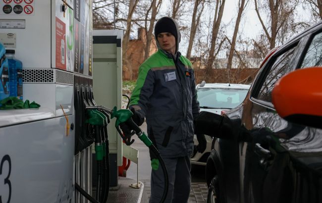 Що буде з цінами на АЗС в Україні через операцію в Ірані: пояснення експерта