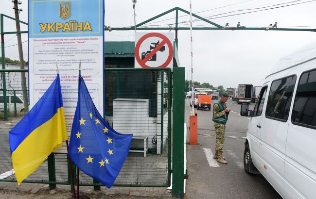 Ажіотаж на кордоні з Польщею: де зараз найбільші черги та як їх об'їхати