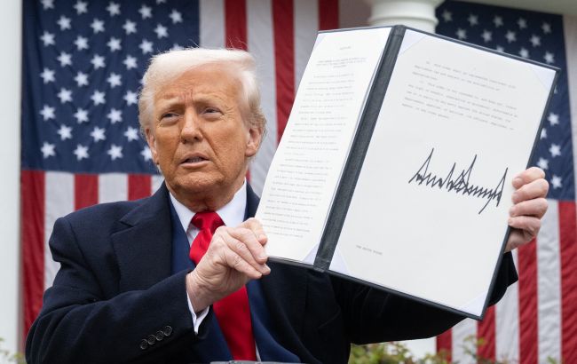 На честь 250-річчя США: на американських грошах з'явиться підпис Трампа