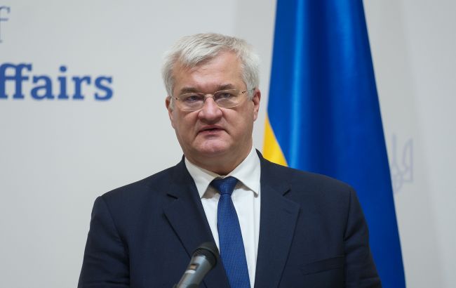 "Доведеться боротися за своїх людей": МЗС зробило заяву про українців за кордоном