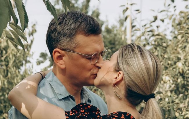 "Нас ніхто не зламає". Кулеба одружився з Павелецькою і показав весільне відео