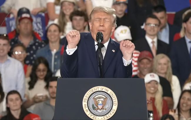 Корчив мармизи й наговорив дичини: Трамп зустрівся зі студентами (відео)