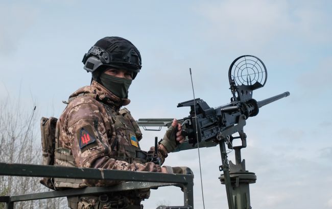 Летіли дрони, крилаті ракети та балістика, є прильоти: як ППО відпрацювала по цілях РФ