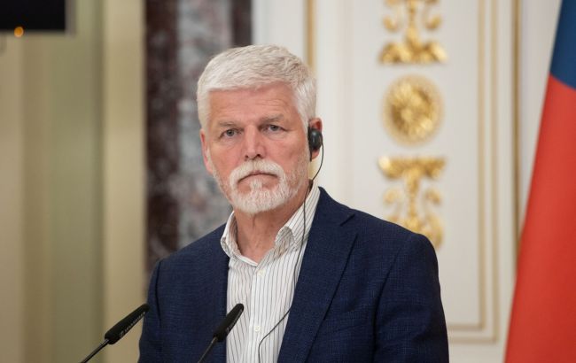 Президент Чехії закликав НАТО "показати зуби" Росії