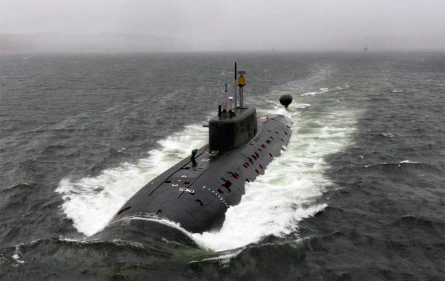 РФ рятує своє атомні субмарини від дронів ЗСУ за допомогою сіток (фото)